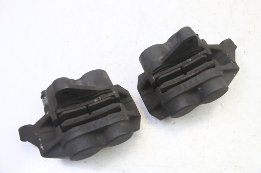 photo de FRONT BRAKE CALIPER YAMAHA FZ6 FAZER S2 600 (2007 - 2011) - Fixing points details