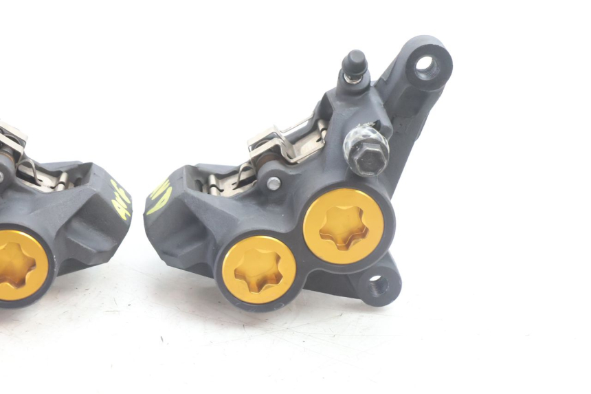 photo de FRONT BRAKE CALIPER YAMAHA FZ8 800 (2010 - 2016) - Technical close-up
