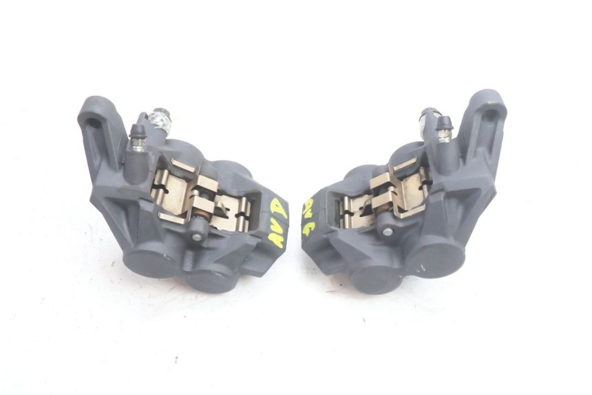 photo de FRONT BRAKE CALIPER YAMAHA FZ8 800 (2010 - 2016) - Fixing points details