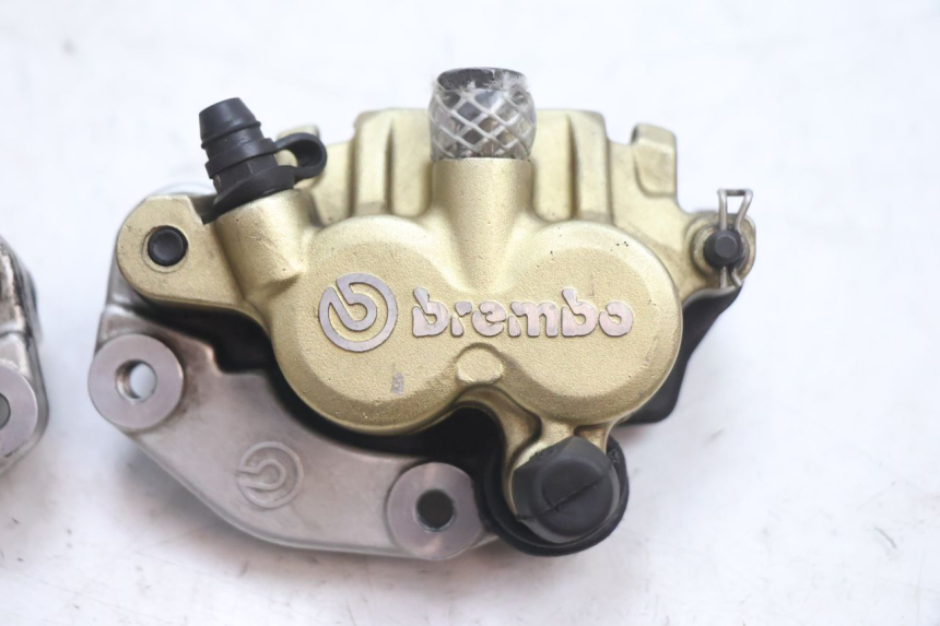 photo de FRONT BRAKE CALIPER GILERA GP 800 (2007 - 2013) - Alternative perspective