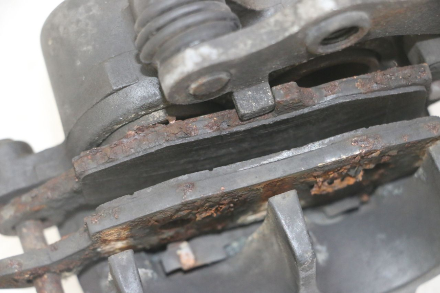 photo de FRONT BRAKE CALIPER SUZUKI GS GSE 500 (2001 - 2003) - Zoom on usage condition