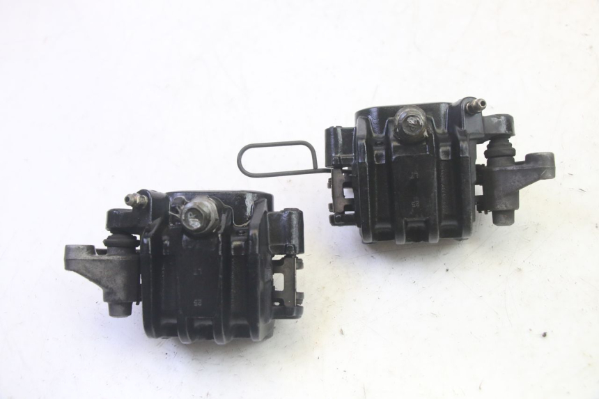 photo de FRONT BRAKE CALIPER SUZUKI GSF N BANDIT 600 (1996 - 1999) - Alternative perspective