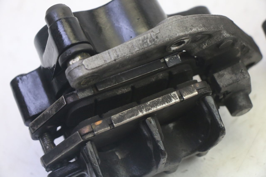 photo de FRONT BRAKE CALIPER SUZUKI GSF N BANDIT 600 (1996 - 1999) - Surface and material condition