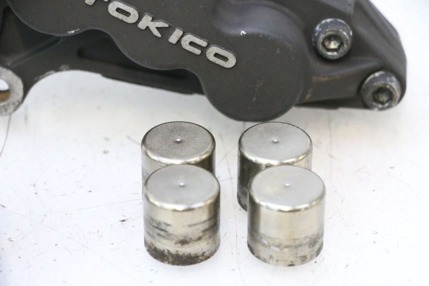 photo de FRONT BRAKE CALIPER SUZUKI GSF N BANDIT 1200 (2001 - 2005) - Component zoom