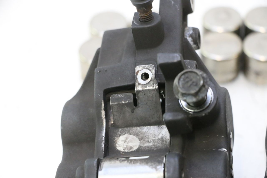 photo de FRONT BRAKE CALIPER SUZUKI GSF N BANDIT 1200 (2001 - 2005) - Zoom on usage condition