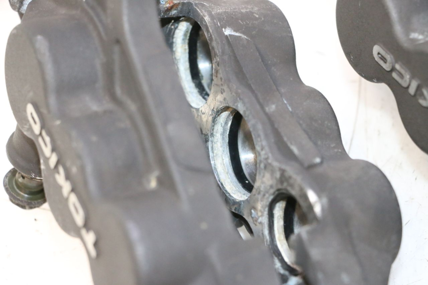 photo de FRONT BRAKE CALIPER SUZUKI GSF N BANDIT 1200 (2001 - 2005) - Product overview