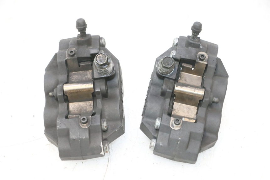 photo de FRONT BRAKE CALIPER SUZUKI GSR 600 (2005 - 2012) - Surface and material condition