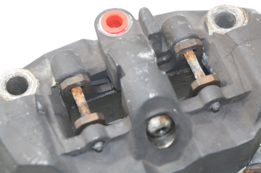 photo de FRONT BRAKE CALIPER SUZUKI GSX-R GSXR 600 (2008 - 2010) - Surface and material condition