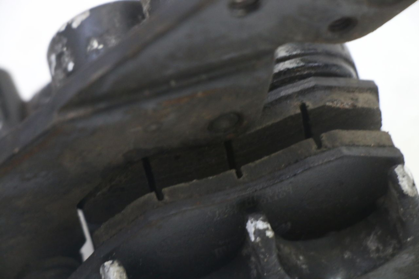 photo de FRONT BRAKE CALIPER SYM JET 14 4T 50 (2018 - 2022) - Fixing points details