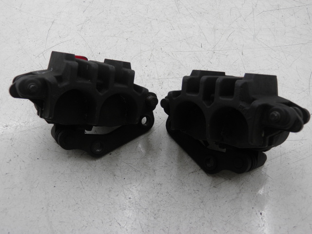 photo de FRONT BRAKE CALIPER KAWASAKI ER-6 ER6 N 650 (2005 - 2009) - Additional view of the item