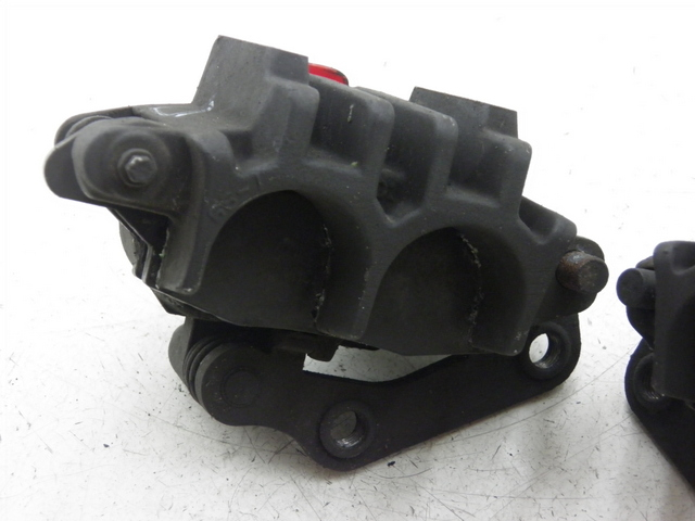 photo de FRONT BRAKE CALIPER KAWASAKI ER-6 ER6 N 650 (2005 - 2009) - Surface and material condition