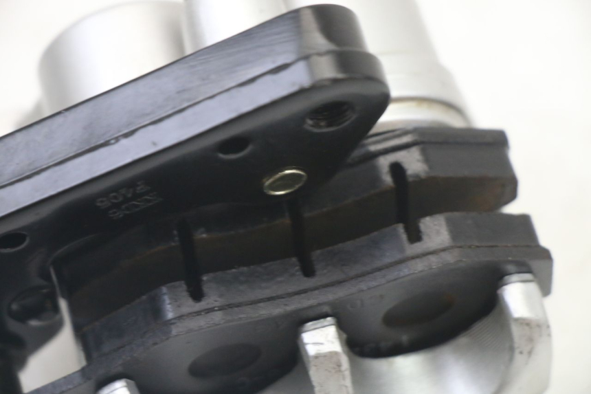photo de FRONT BRAKE CALIPER KYMCO AGILITY 4T 50 (2005 - 2018) - Fixing points details