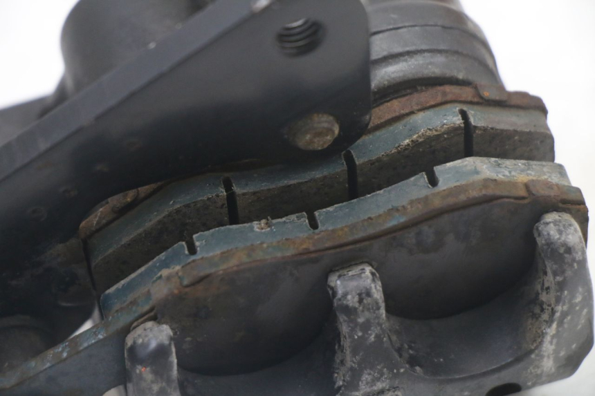 photo de FRONT BRAKE CALIPER KYMCO STRYKER OFF ROAD 125 (1999 - 2005) - Fixing points details