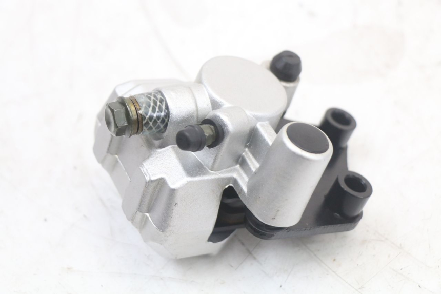 photo de FRONT BRAKE CALIPER MASH LEGEND'R 4T 50 (2021 - 2025) - Zoom on usage condition