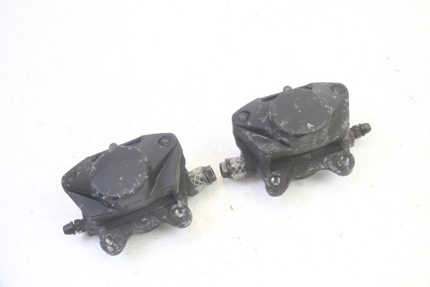 photo de FRONT BRAKE CALIPER PIAGGIO MP3 HPE 350 (2018 - 2020) - Fixing points details