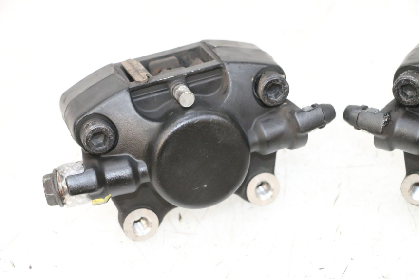 photo de FRONT BRAKE CALIPER PIAGGIO MP3 HPE 300 (2019 - 2026) - Markings and original references