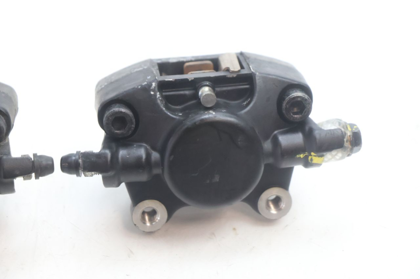 photo de FRONT BRAKE CALIPER PIAGGIO MP3 HPE 530 (2022 - 2026) - Zoom on usage condition