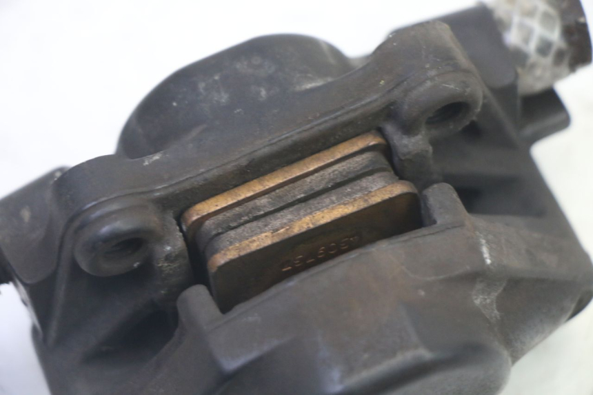 photo de FRONT BRAKE CALIPER PIAGGIO MP3 RL 250 (2006 - 2010) - Fixing points details