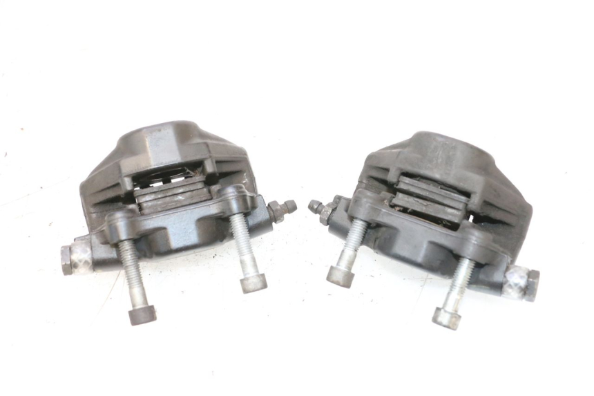 photo de FRONT BRAKE CALIPER PIAGGIO MP3 RL 250 (2006 - 2010) - Alternative perspective
