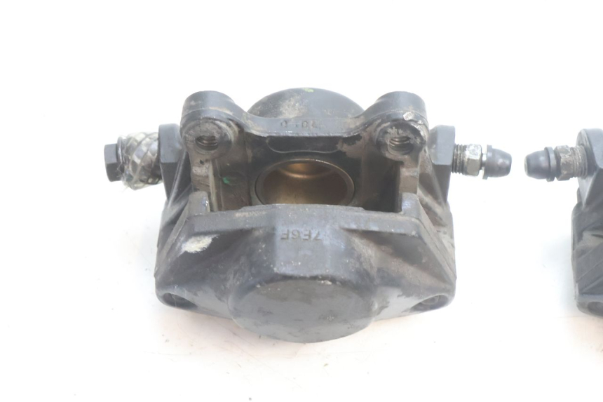 photo de FRONT BRAKE CALIPER PIAGGIO MP3 500 (2016 - 2018) - Fixing points details