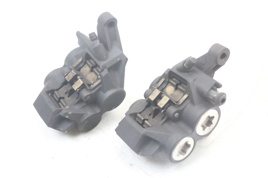 photo de FRONT BRAKE CALIPER YAMAHA MT-07 MT07 ABS 700 (2014 - 2017) - Zoom on usage condition