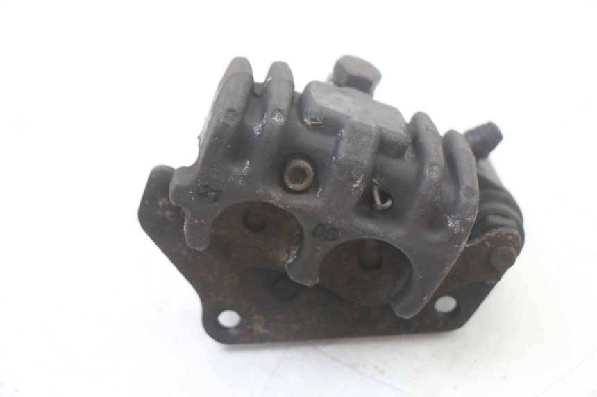 photo de FRONT BRAKE CALIPER PEUGEOT SATELIS COMPRESSOR K15 125 (2006 - 2009) - Technical close-up