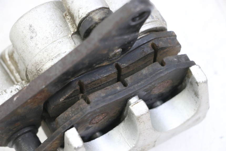 photo de FRONT BRAKE CALIPER PEUGEOT TWEET 4T 50 (2014 - 2019) - Alternative perspective