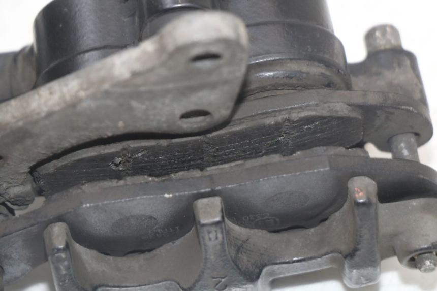 photo de FRONT BRAKE CALIPER PIAGGIO LIBERTY IGET 4T 50 (2021 - 2025) - Fixing points details