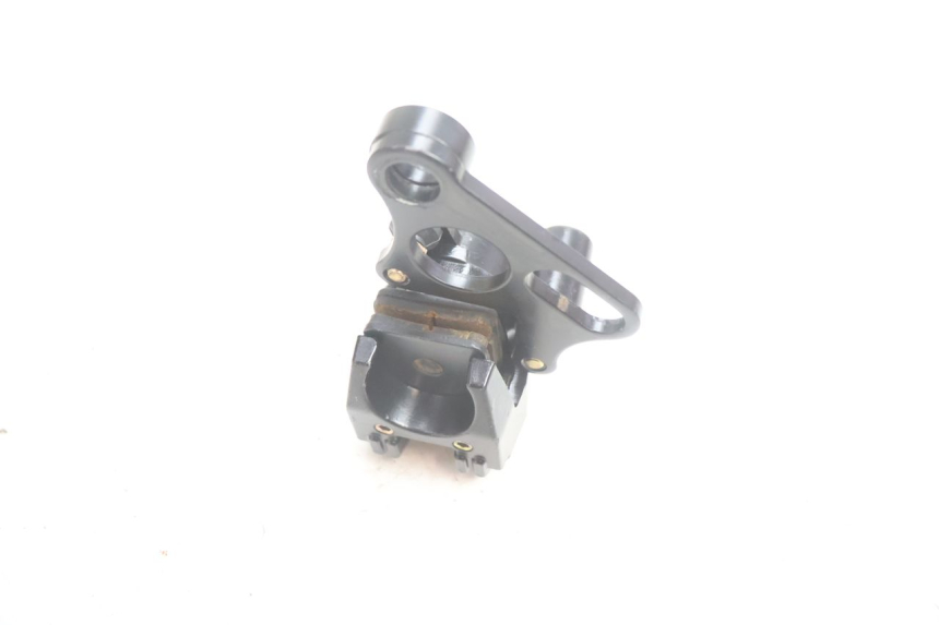 photo de FRONT BRAKE CALIPER APOLLO RFZ 150 - Fixing points details