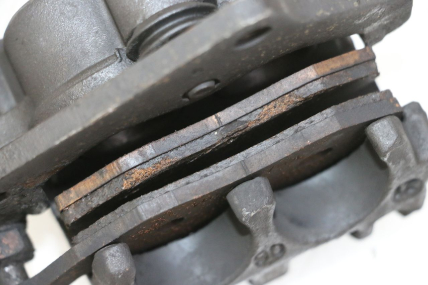 photo de FRONT BRAKE CALIPER PEUGEOT SATELIS 125 (2006 - 2009) - Zoom on usage condition