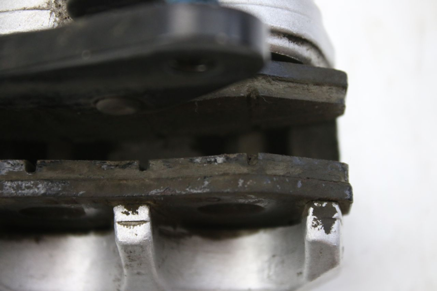 photo de FRONT BRAKE CALIPER KYMCO SENTO 100 (2008 - 2013) - Fixing points details