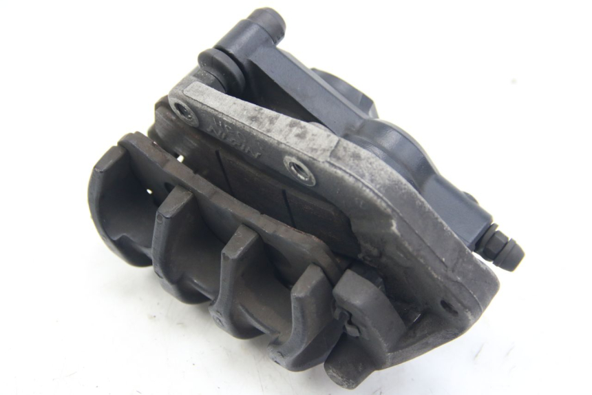 photo de FRONT BRAKE CALIPER SUZUKI SIXTEEN 125 (2008 - 2010) - Alternative perspective