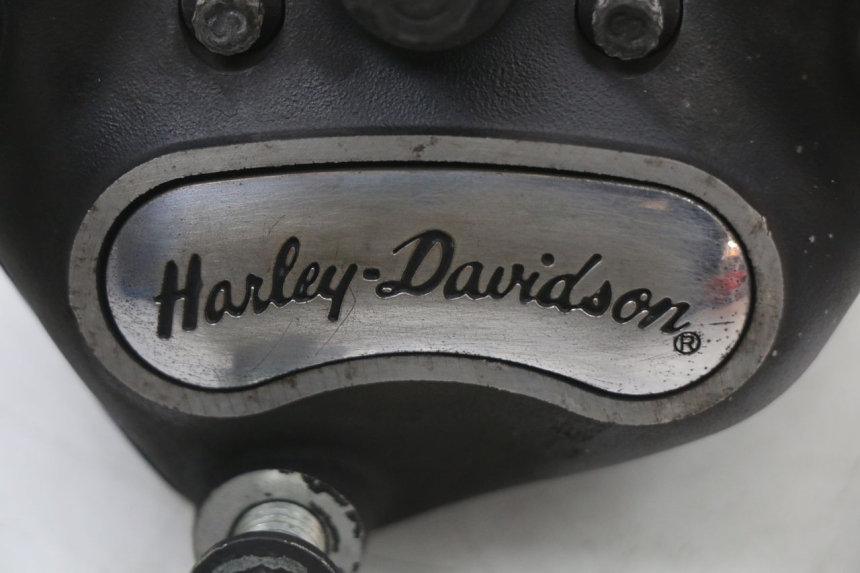 photo de FRONT BRAKE CALIPER HARLEY DAVIDSON SPORTSTER XL CUSTOM 1200 (2003 - 2004) - Component detail