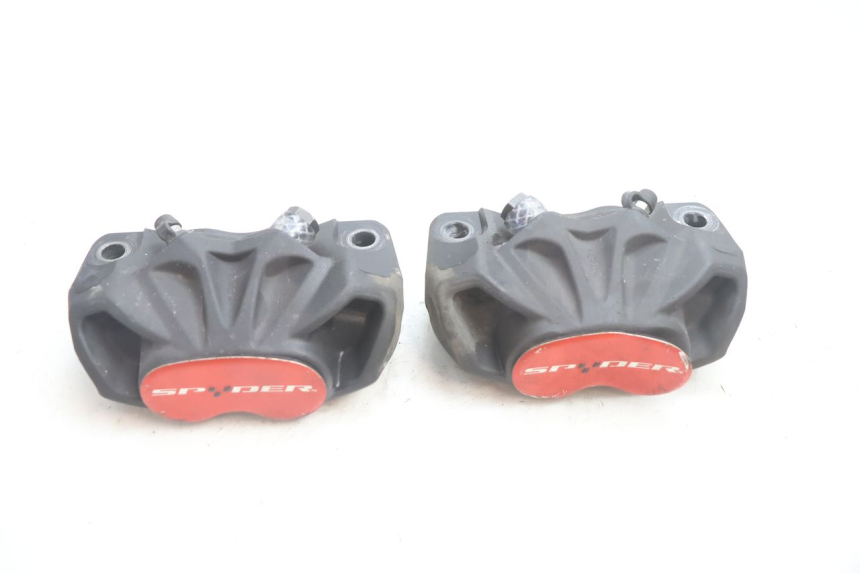 photo de FRONT BRAKE CALIPER CAN-AM SPYDER RS 1000 (2008 - 2012) - Alternative perspective