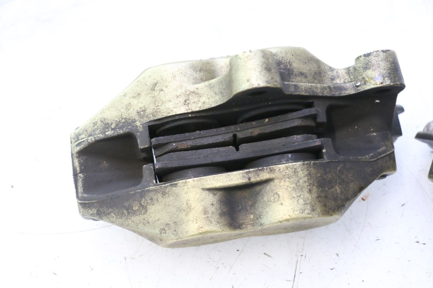 photo de FRONT BRAKE CALIPER DUCATI SS IE DS CARENEE 1000 (2002 - 2006) - Fixing points details
