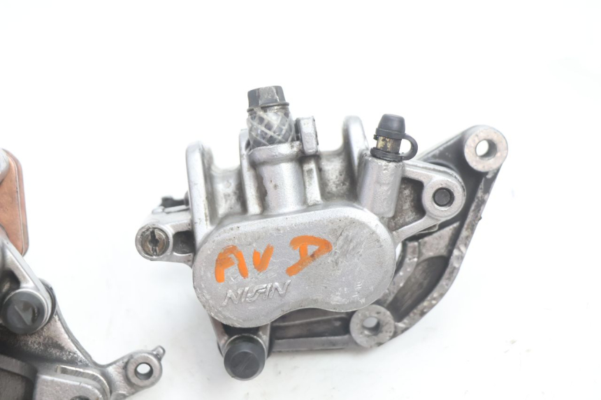 photo de FRONT BRAKE CALIPER HONDA ST PAN EUROPEAN 1100 (1990 - 2002) - Zoom on usage condition