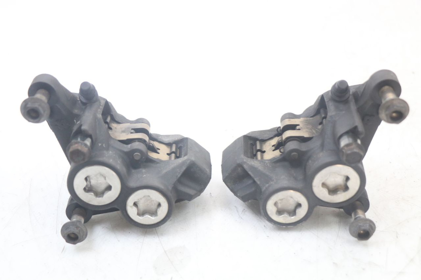 photo de FRONT BRAKE CALIPER YAMAHA TDM ABS 900 (2002 - 2014) - Main view