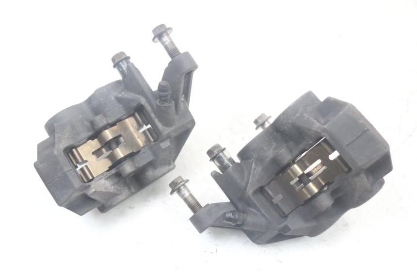 photo de FRONT BRAKE CALIPER YAMAHA TDM ABS 900 (2002 - 2014) - Alternative perspective