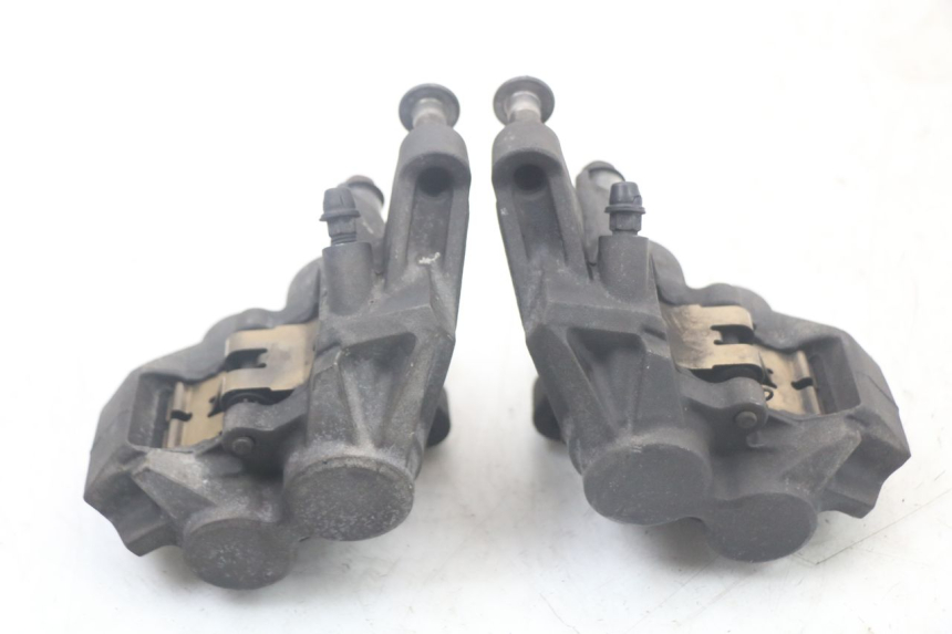 photo de FRONT BRAKE CALIPER YAMAHA TDM ABS 900 (2002 - 2014) - Technical close-up