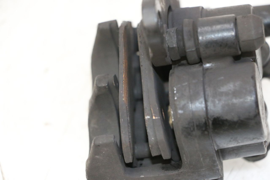 photo de FRONT BRAKE CALIPER PEUGEOT TWEET PRO CARGO 50 (2018 - 2022) - Zoom on usage condition