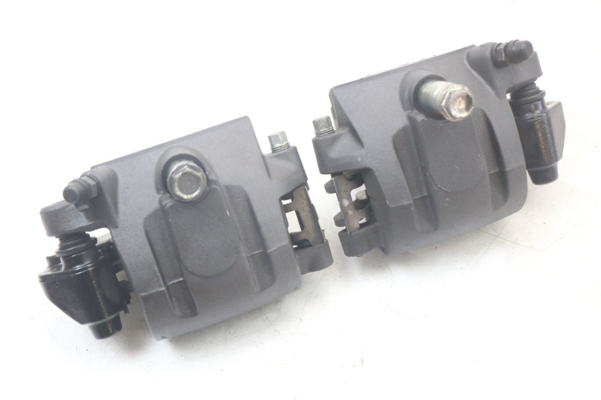 photo de FRONT BRAKE CALIPER KAWASAKI VERSYS ABS 650 (2015 - 2018) - Surface and material condition
