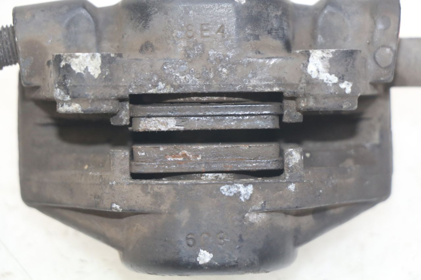 photo de FRONT BRAKE CALIPER PIAGGIO VESPA LXV 125 (2006 - 2009) - Alternative perspective