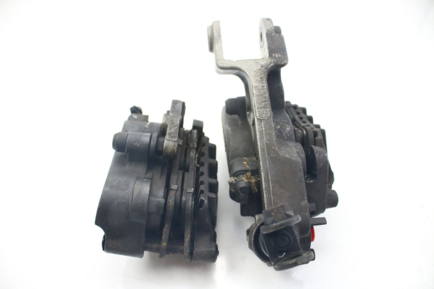 photo de FRONT BRAKE CALIPER HONDA VFR FI RC46 800 (1998 - 2001) - Component detail
