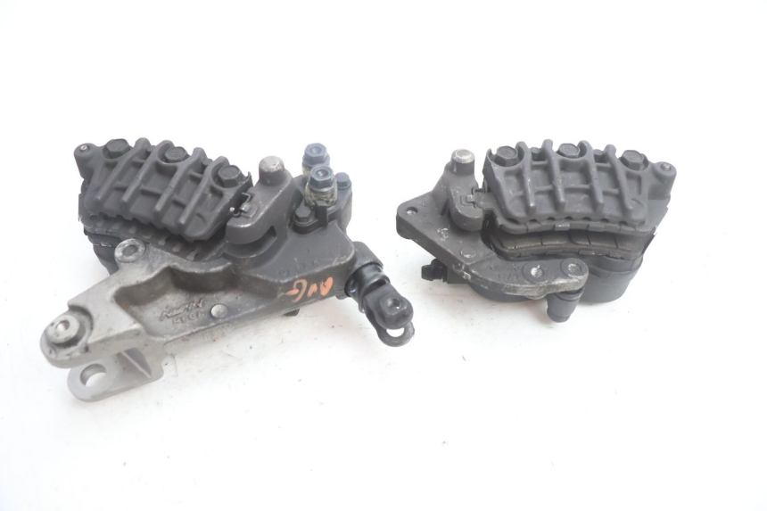 photo de FRONT BRAKE CALIPER HONDA VFR FI RC46 800 (1998 - 2001) - Surface and material condition