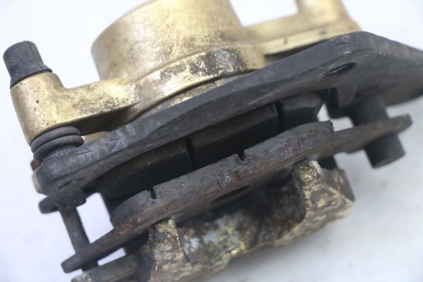 photo de FRONT BRAKE CALIPER MBK WAAP 125 (2008 - 2013) - Fixing points details