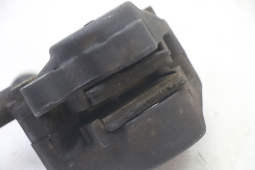 photo de FRONT BRAKE CALIPER YAMAHA WHY 50 (1998 - 2000) - Fixing points details