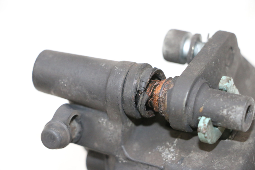 photo de FRONT BRAKE CALIPER PIAGGIO X8 125 (2004 - 2007) - Fixing points details