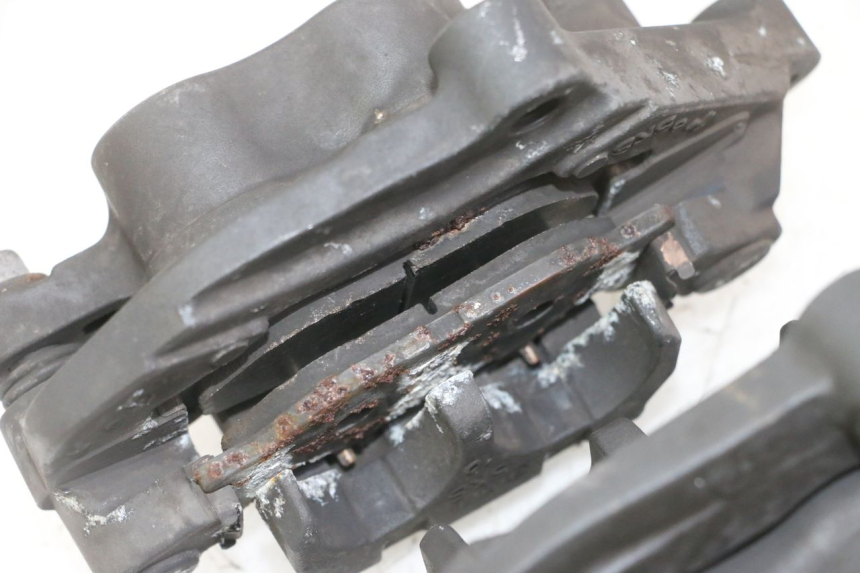 photo de FRONT BRAKE CALIPER YAMAHA XJ6 ABS 600 (2008 - 2016) - Zoom on usage condition