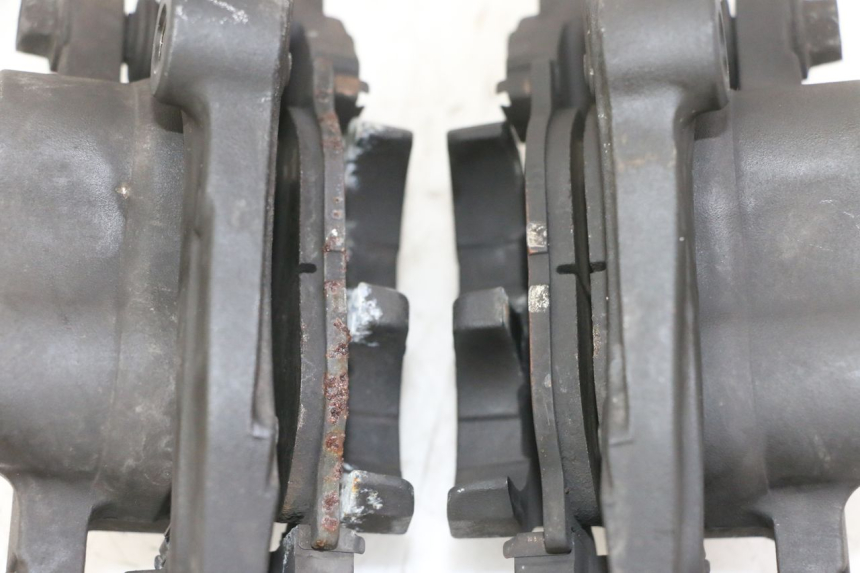 photo de FRONT BRAKE CALIPER YAMAHA XJ6 ABS 600 (2008 - 2016) - Technical close-up