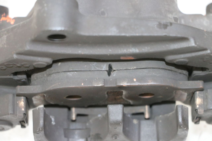 photo de FRONT BRAKE CALIPER YAMAHA XJ6 ABS 600 (2008 - 2016) - Technical close-up